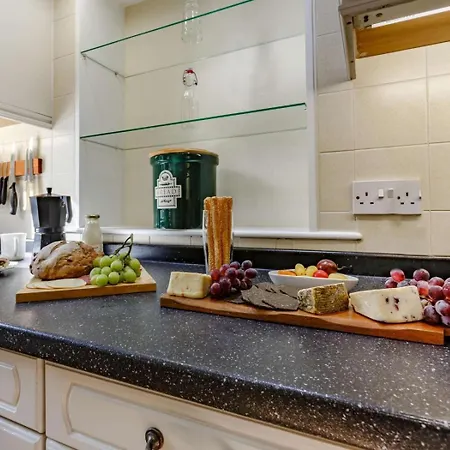 2 Bed In Harrogate Oc-89622 * Summer Bridge
